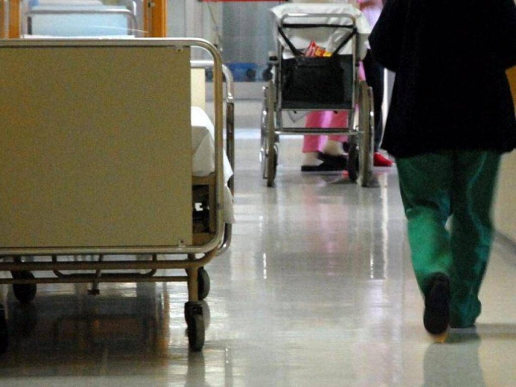 Lucca, morta dopo intervento al femore: indagati quattro medici dell’ospedale San Luca