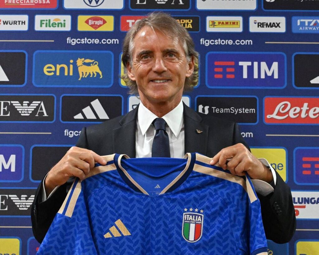 Mancini riapre il ciclo azzurro da Coverciano: “Torno per vincere, ho fiducia nei giovani”