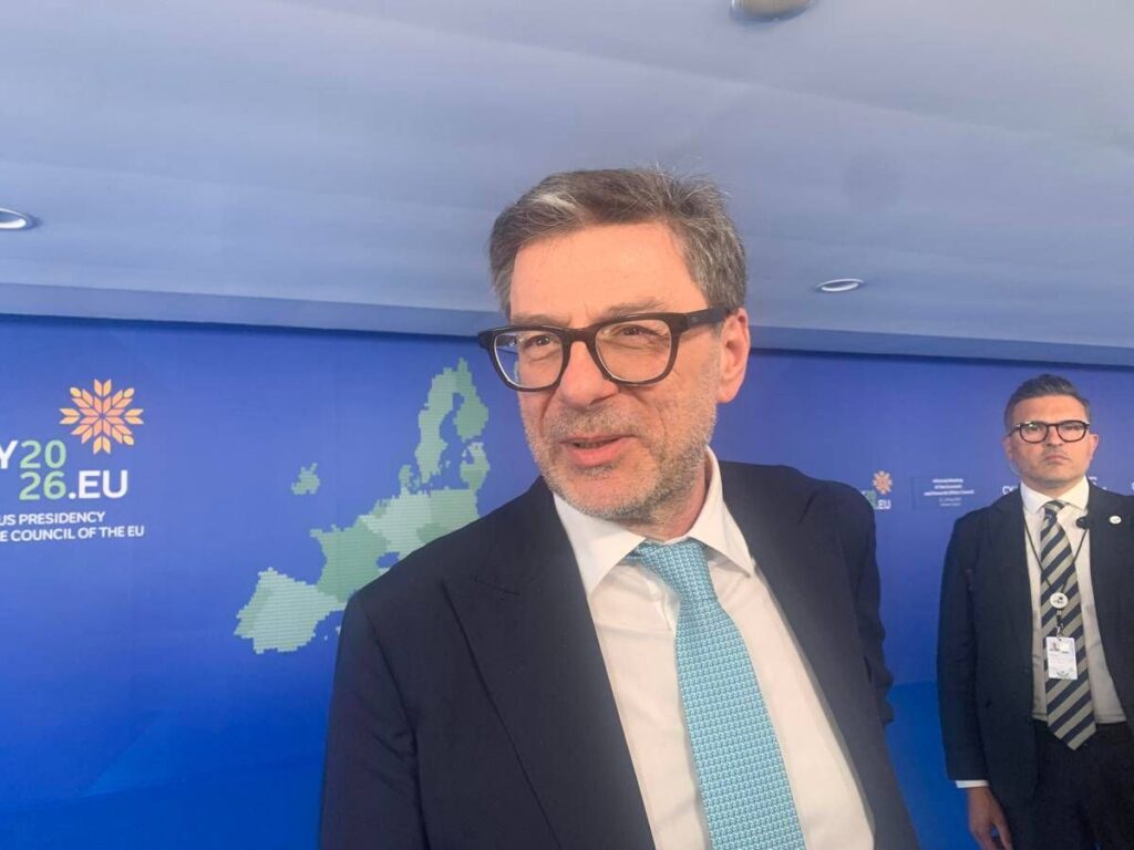 Manovra, Giorgetti: “A studio taglio tasse giovani, penso a flat tax 5% su aumenti stipendio”