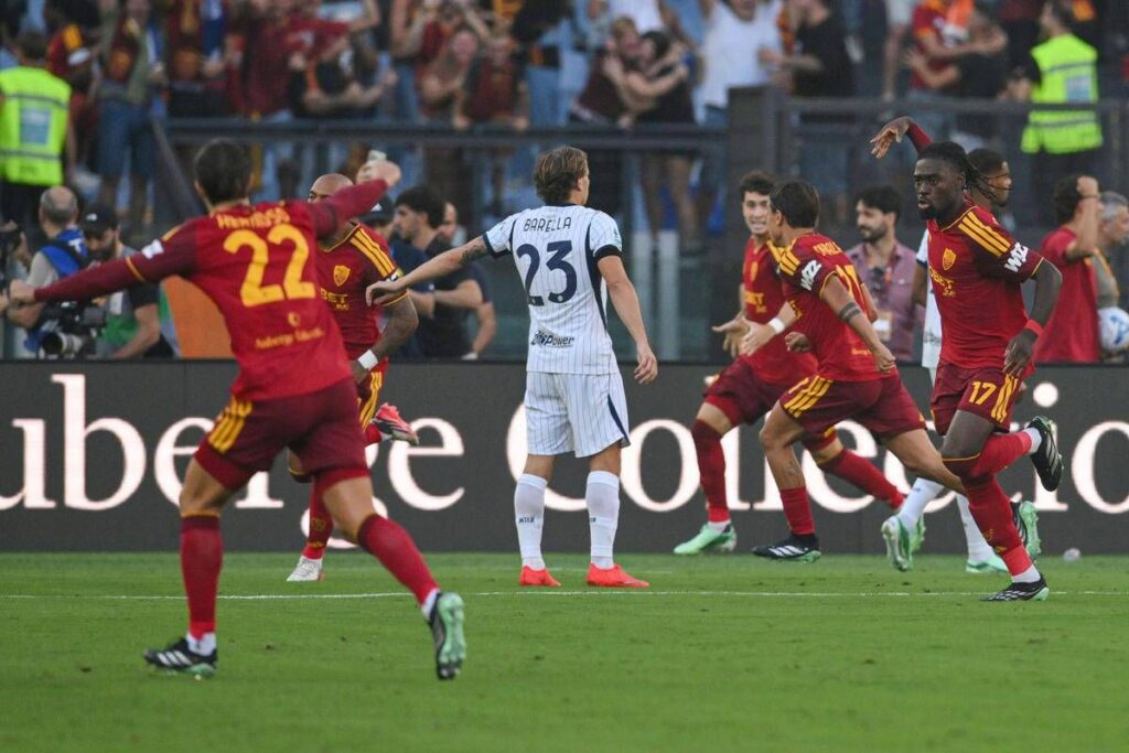 Roma-Inter, convalidato il secondo gol di Koné tra le polemiche: cos’è successo all’Olimpico