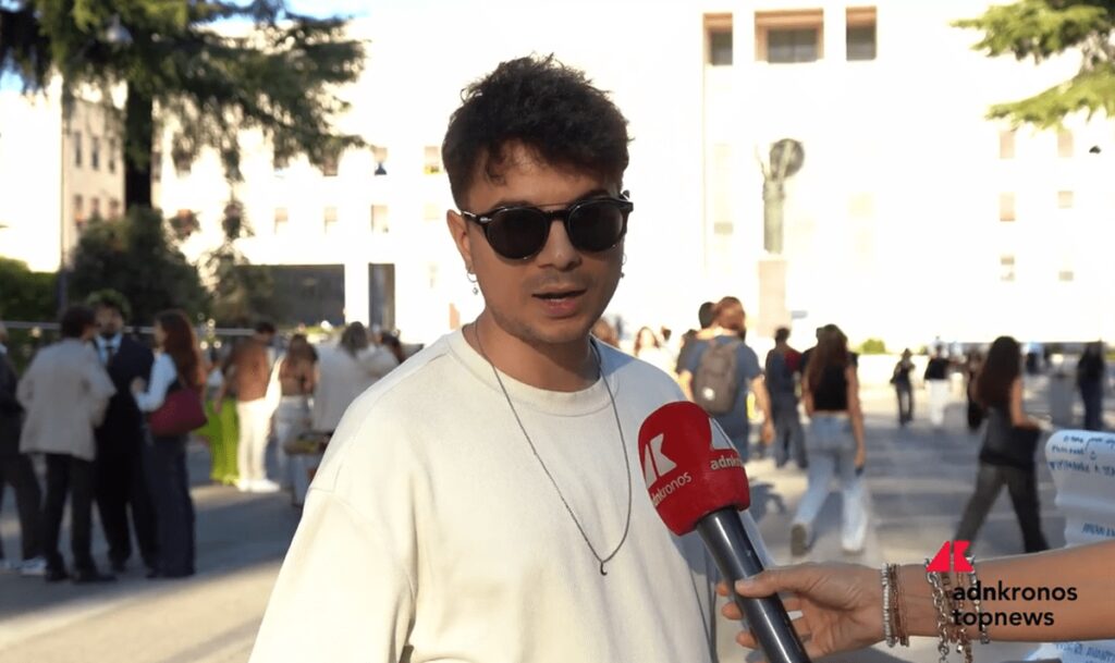 Roma, artista Varsalone: “La mia opera aiuta studenti in ricerca proprio benessere”