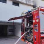 Roma, incendio in un box di via Vitellia: auto elettrica coinvolta, 6 intossicati