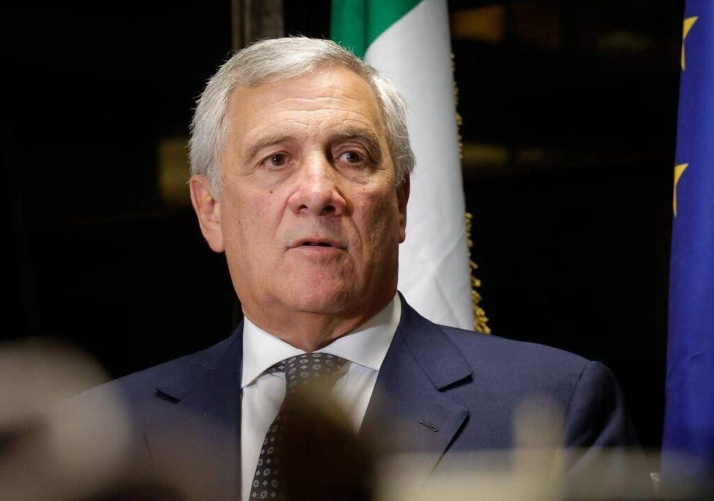 Russia e guerra ibrida, Tajani: “Italia non è al riparo dalle minacce”. L’allarme sulle elezioni: “Rischio condizionamenti”