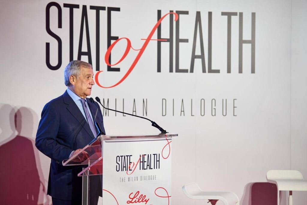 Tajani: “Governo stabile attrae investimenti”