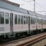 Treni cancellati e ritardi fino a 30 minuti, caos sui binari tra Como e Milano