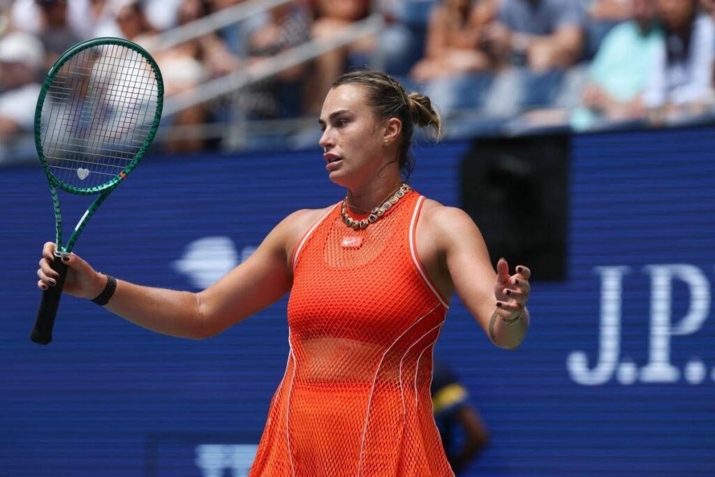US Open, Sabalenka litiga ancora con un giornalista: “Pensa prima di parlare”