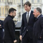 Ucraina-Russia, Zelensky al tavolo con gli inviati di Trump: “Guerra continuerà”