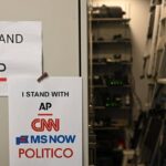 Usa, giudice ordina a Trump lo stop al bando dei media: “Riammetta alla Casa Bianca Cnn, MsNow e Politico”