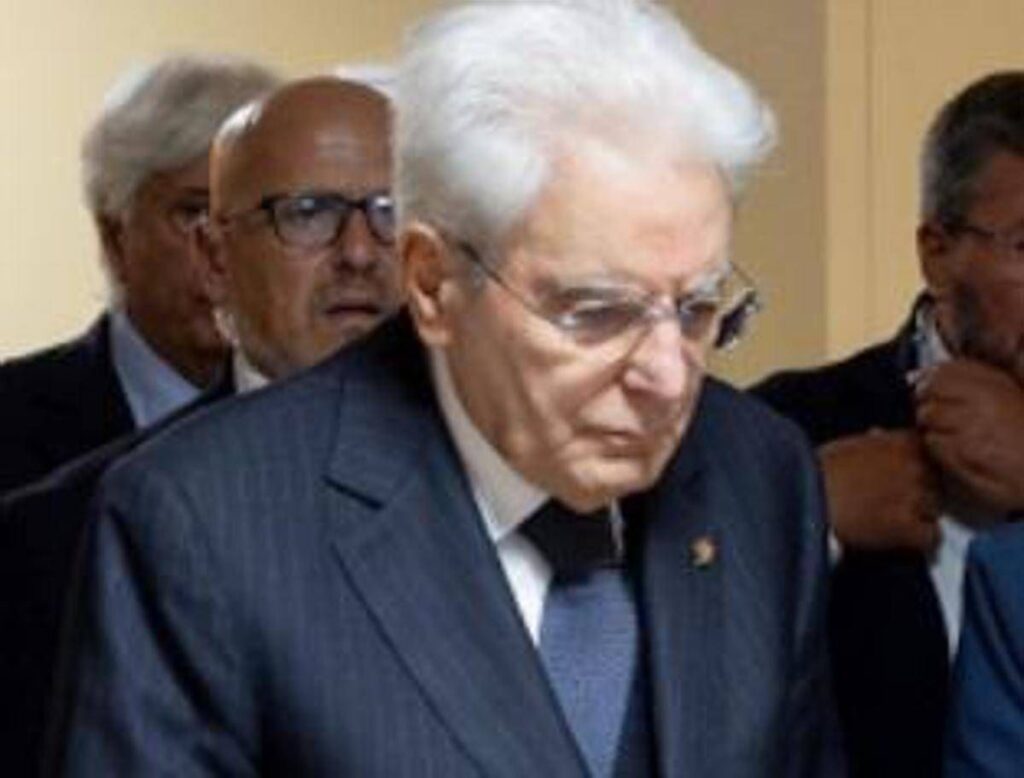 Violenza sulle donne, Mattarella: “Emergenza di primaria importanza nel nostro Paese”