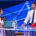 Affari tuoi, Marina da Sassari torna a casa a mani vuote. De Martino: “Potevamo salvare la partita al novantesimo”