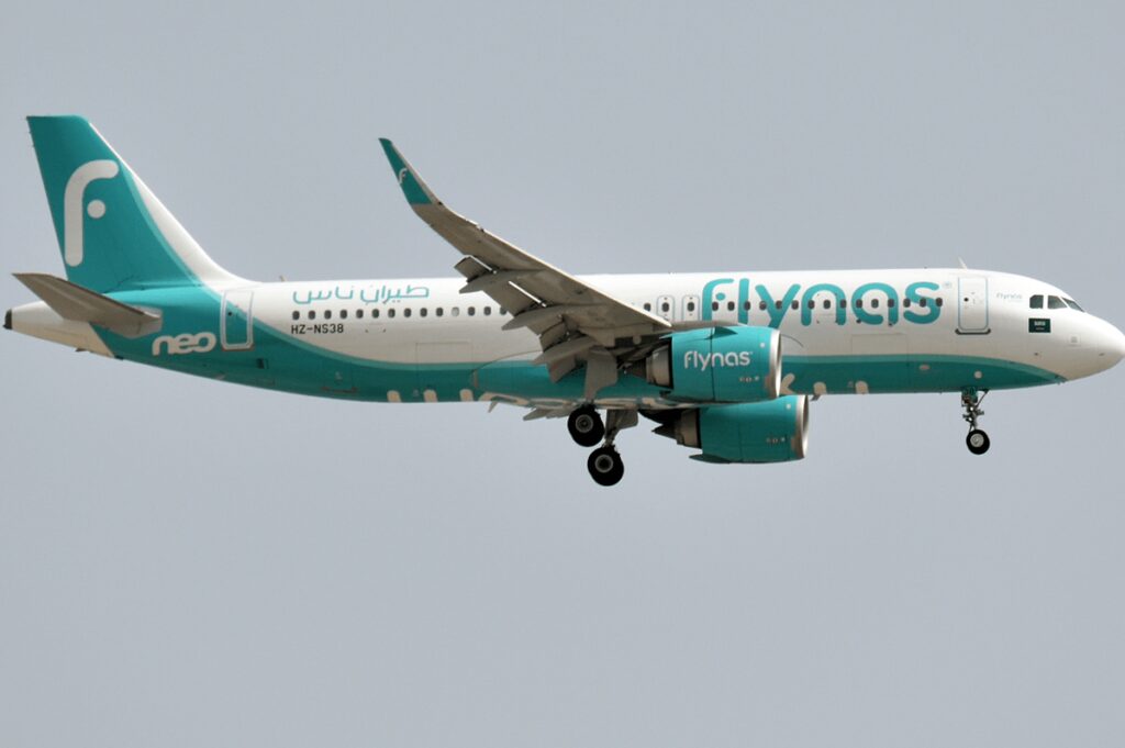 Atterraggio d’emergenza a Fiumicino per volo diretto in Arabia: “C’è una bomba a bordo”. Ma era un falso allarme