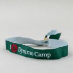 BeOne Medicines Italia al fianco di Dynamo Camp, realizzati 1.400 ‘braccialetti del coraggio’