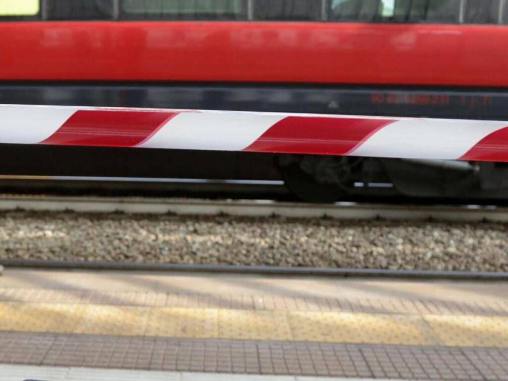 Bologna-Rimini, ritardi fino a due ore sulla linea ferroviaria dopo l’investimento di una persona