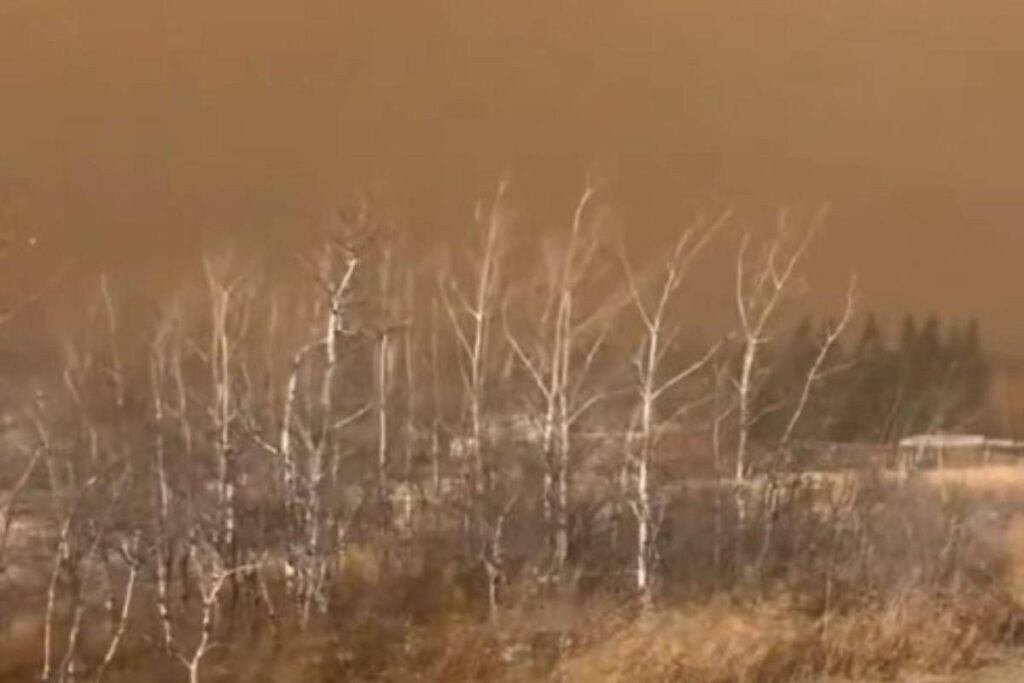Canada, incendio in una base militare in Alberta: “Ci sono vittime e feriti”