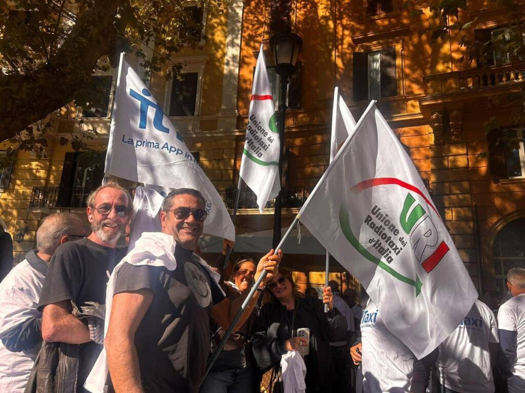 Carburanti, oggi a Roma la protesta di Taxi e Ncc sotto il ministero dei Trasporti: “Governo ci incontri”