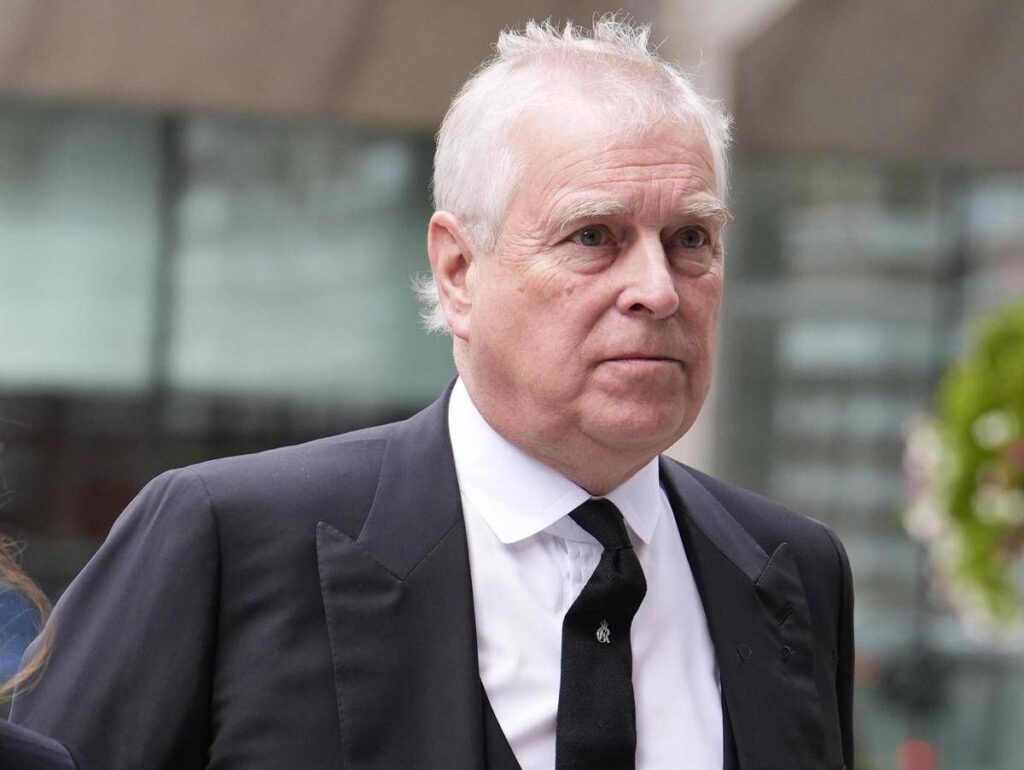 Caso Epstein, la polizia ammette: “Perquisizioni illegittime a casa dell’ex principe Andrea”