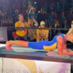 Cinque ore di… plank, ‘super’ atleta di 61 anni stabilisce il nuovo record del mondo