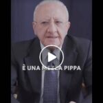 De Luca e la scarcerazione di Siher: “Siamo passati da Che Guevara a Youssef, emaciato con baffetti a coda di topo”
