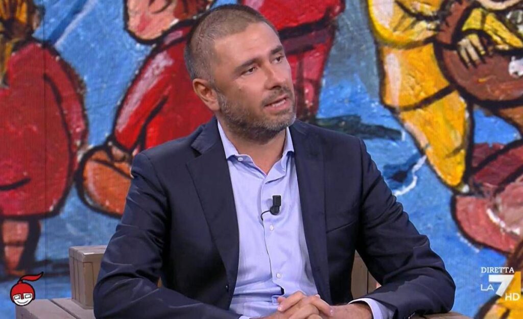 Di Battista in studio a DiMartedì: “Ho iniziato le terapie, il mio tumore è vulnerabile”