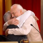Eugenio Finardi si commuove a Ballando, l’abbraccio con Mariotto: “Per me ha vinto”