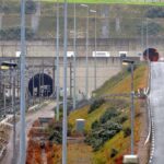 Francia, minibus si scontra con treno fermo all’ingresso del tunnel della Manica: 19 feriti di cui 5 gravi