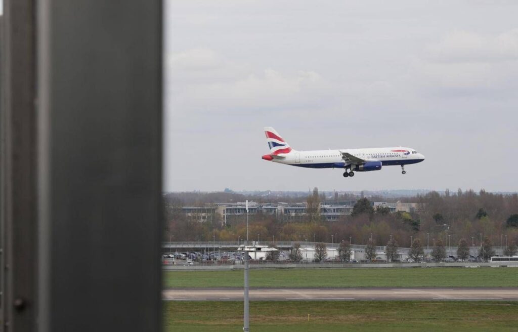 Gb, emergenza su volo British Airways per Chicago: aereo rientra a Londra