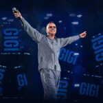 Gigi D’Alessio torna in tour e sogna San Siro: “La mia intelligenza napoletana, non artificiale”