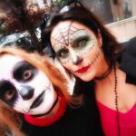 Halloween, trucchi e maschere possono danneggiare la pelle: ecco i rischi