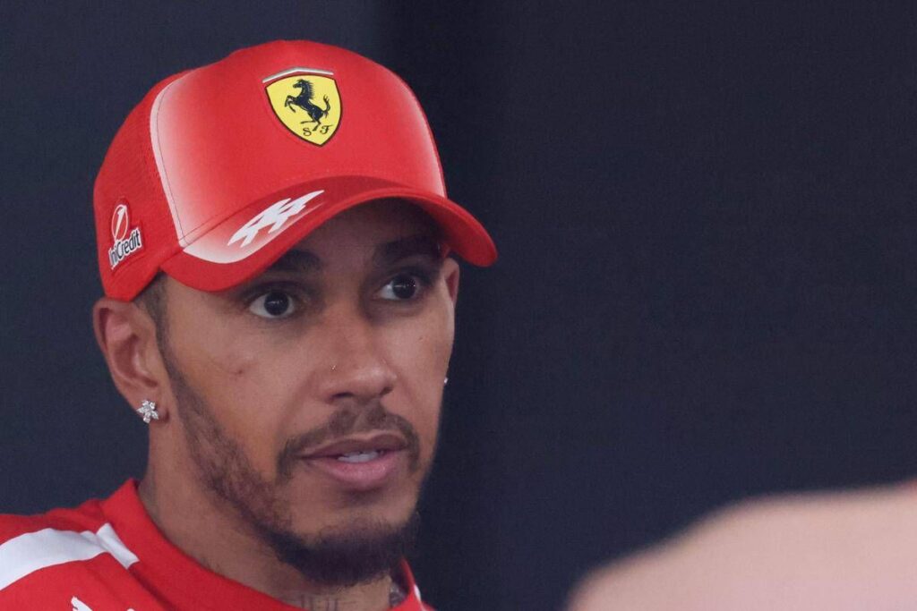 Hamilton difende Vasseur: “E’ la persona giusta, puntate il dito su chi è più in alto”