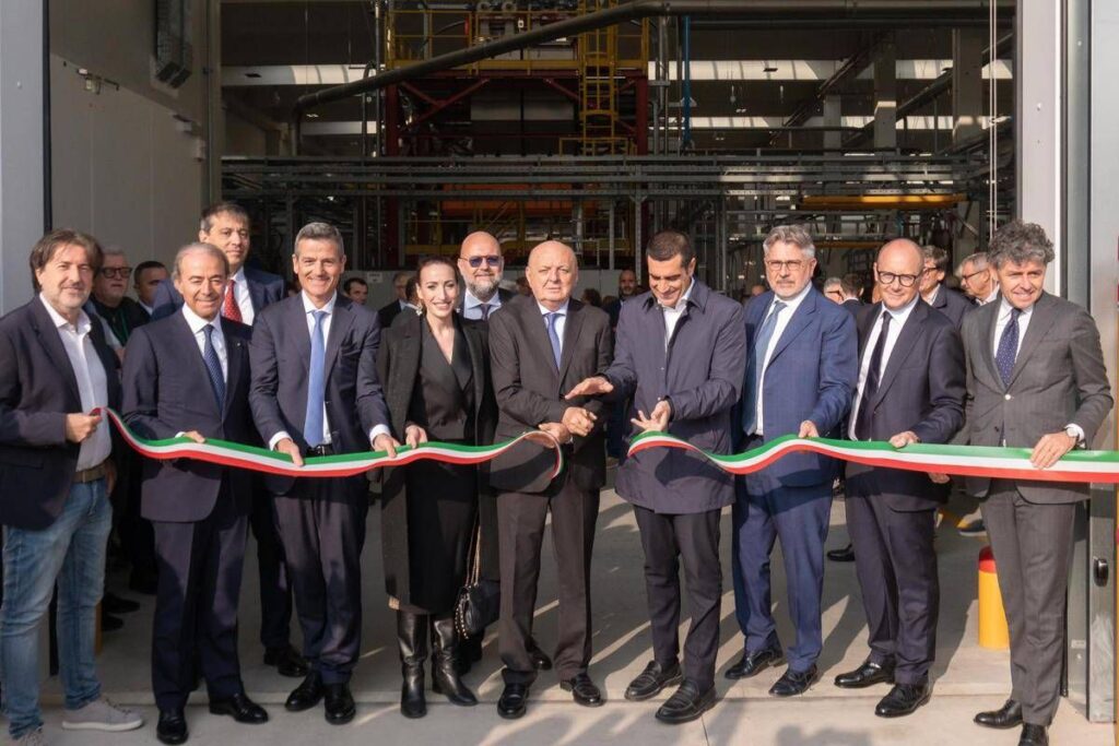 Hera inaugura a Modena impianto riciclo plastiche rigide di Aliplast