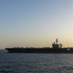 Iran, tre petroliere in fiamme nello Stretto di Hormuz dopo l’urto con mine