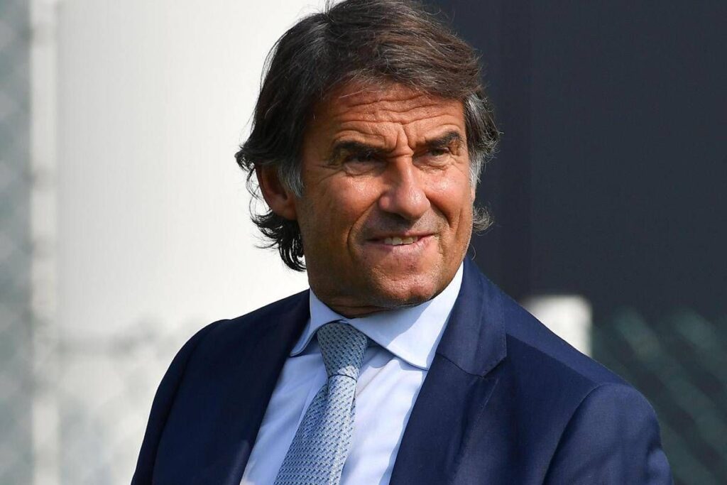 Juventus in ritiro fino alla sfida con il Napoli, confronto schietto Carnevali-squadra. Ecco come è andata