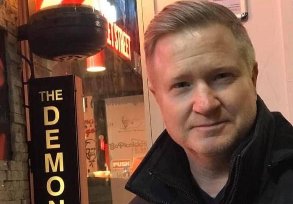 Kevin Bleyer, lo sceneggiatore di ‘The Daily Show’ morto a 54 anni in un incidente stradale