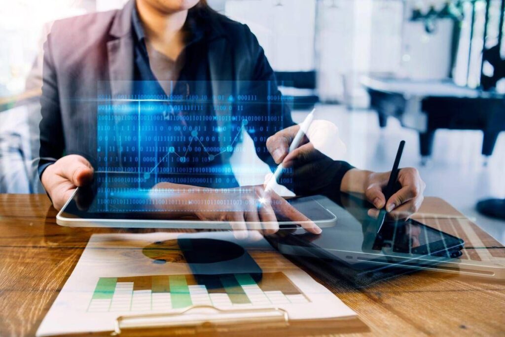 L’Intelligenza Artificiale fa lavorare di meno? Non proprio, per i dipendenti aumenta impegno e divario con i dirigenti