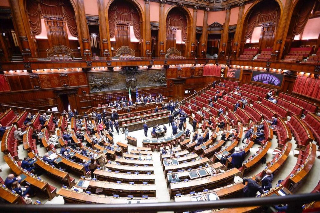 Legge elettorale, dalla Camera via libera alla fiducia su art.1 e 2. Opposizioni: “Incostituzionale”