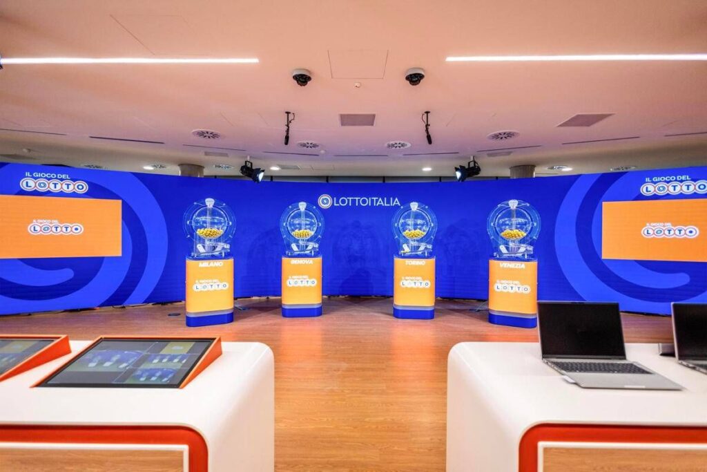 Lotto, inaugurazione della nuova sala estrazionale di Milano