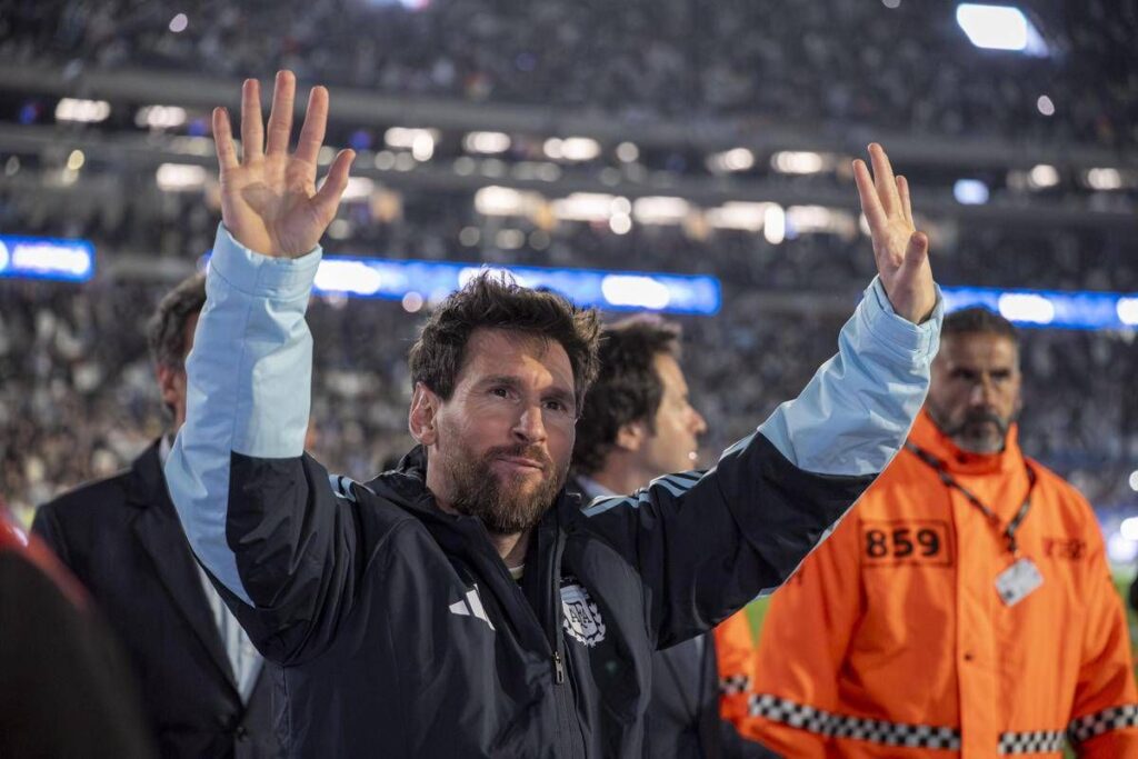Messi, lacrime e gol nell’ultima partita con l’Argentina: “Non tornare più sarà grande dolore”