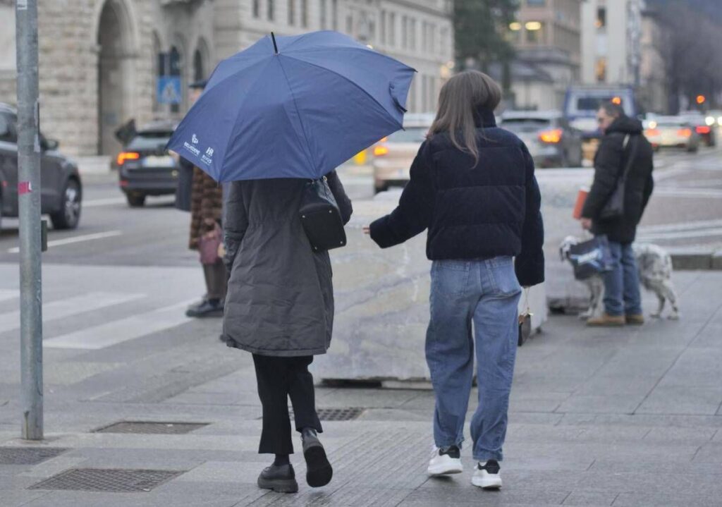 Meteo, Italia nella morsa del maltempo: pioggia e calo termico fino al weekend, le previsioni