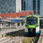 Milano, giovane investita da treno a Porta Garibaldi: solo lievi ferite