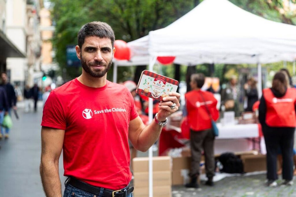 Minori: Marco Rossetti di ‘Doc’ in piazza con Save the Children per il weekend dei BisBuoni