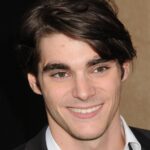 Morto a 34 anni RJ Mitte, addio al Walter White Jr. di ‘Breaking Bad’