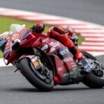 MotoGp, Marquez cade e firma la pole in Australia. La griglia di partenza