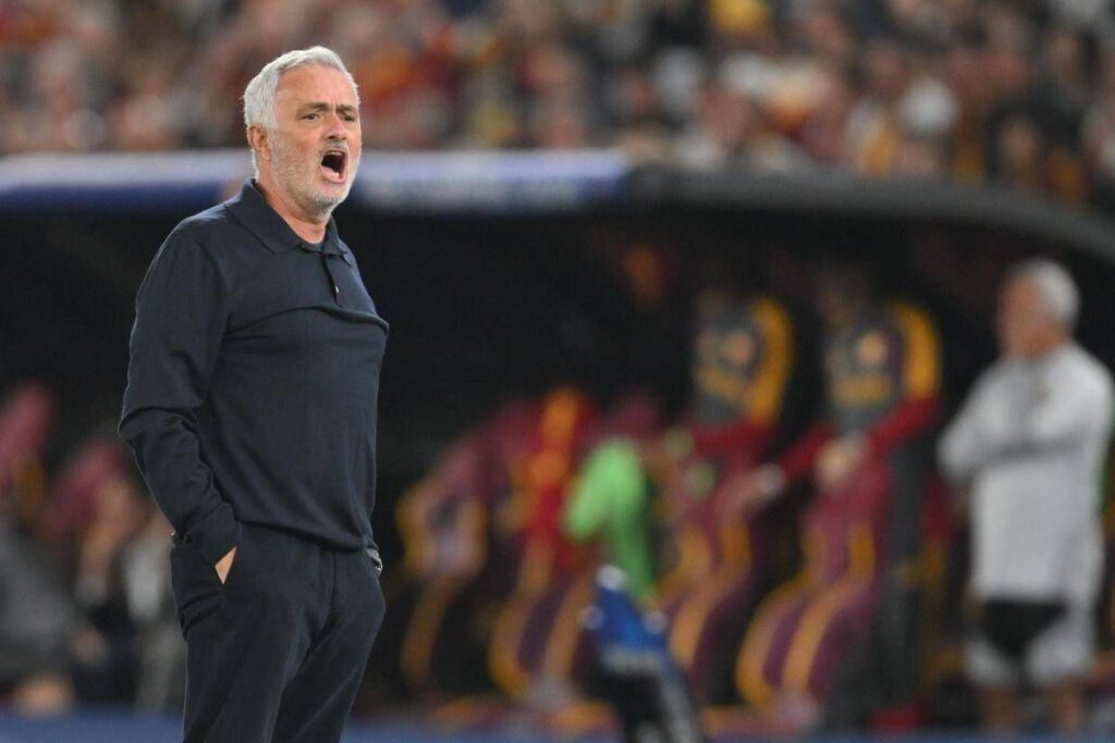 Mourinho: “Sul 3-1 per tutti la partita era morta invece erano morti i giocatori della Roma”