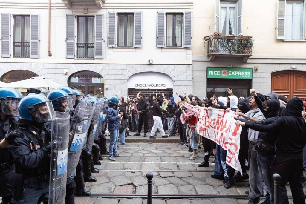 Movimento 17 ottobre lancia la mobilitazione permanente: diffusa guida anti-manganellate