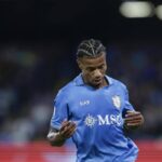 Napoli, lesione muscolare per Neres: gli azzurri perdono il brasiliano fino alla sosta