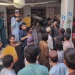 Pakistan, crolla il tetto di una scuola a Peshawar: 28 morti e 30 feriti