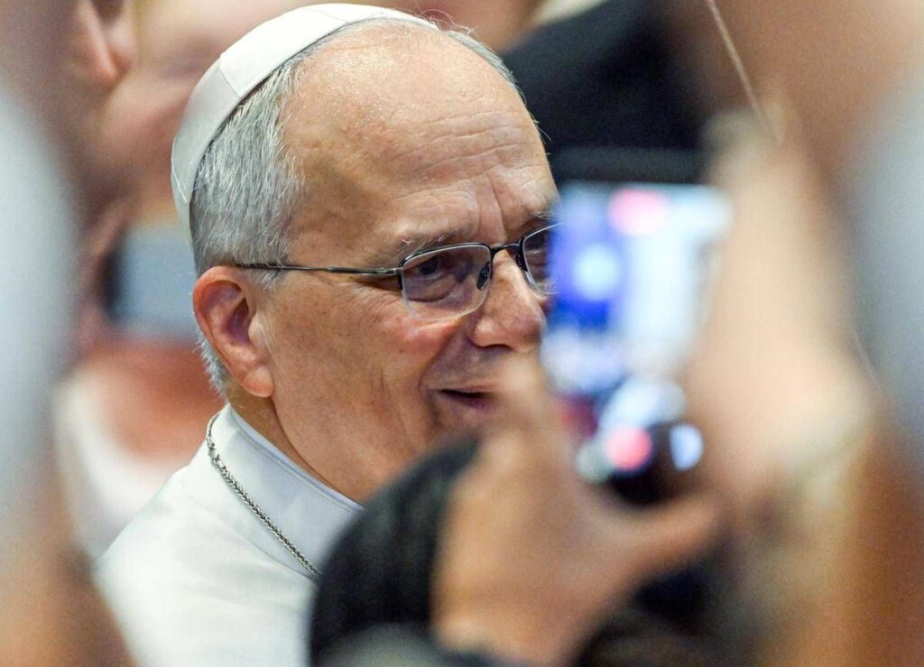 Papa: “Mi hanno trovato nodulo circoscritto al polmone, mi opero”