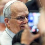 Papa: “Mi hanno trovato nodulo circoscritto al polmone, mi opero”