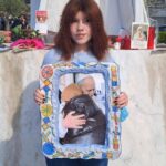 Papa, la gioia della 13enne Varvara per le dimissioni: “Ho avuto il cancro, vorrei restituirgli quell’abbraccio”