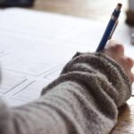 Pinerolo, studente con disabilità ustionato con accendino da compagno di scuola